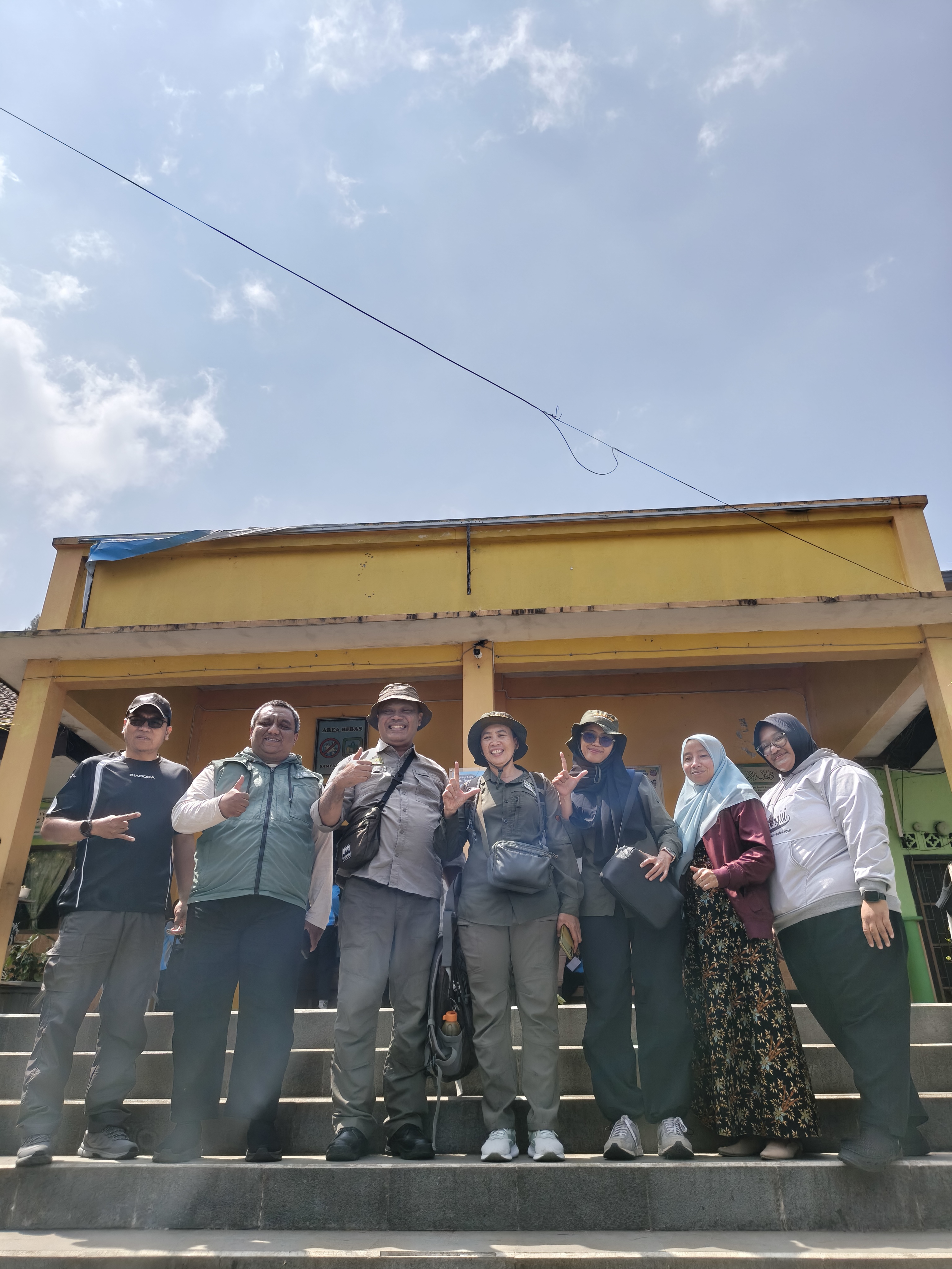 PROFAUNA Edukasi Siswa SD tentang Pelestarian Hutan dan Satwa Liar